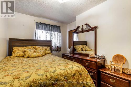 1295 Cannon Street E, Hamilton, ON - Indoor Photo Showing Bedroom