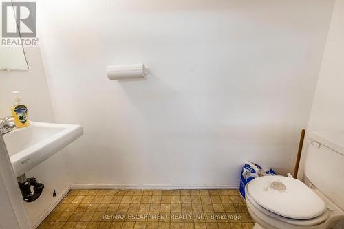 1295 Cannon Street E, Hamilton, ON - Indoor Photo Showing Bathroom