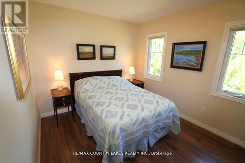 275 Mcguire Beach Road, Kawartha Lakes, ON - Indoor Photo Showing Bedroom