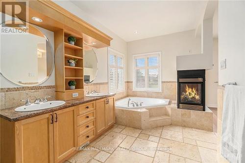 4785 Whispering Willow Drive, Ottawa, ON - Indoor Photo Showing Bathroom