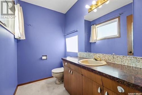 28 Malta Crescent, Saskatoon, SK - Indoor Photo Showing Bathroom