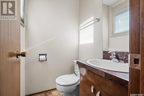 28 Malta Crescent, Saskatoon, SK - Indoor Photo Showing Bathroom