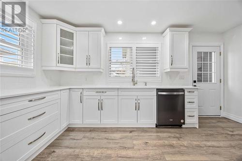 707 Charles Street, Point Edward, ON - Indoor Photo Showing Kitchen