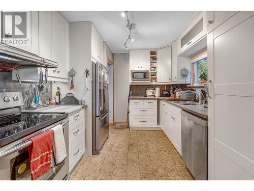 11005 Giants Head Road, Summerland, BC - Indoor Photo Showing Kitchen