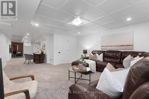 31 Jeffrey Street, Scugog (Port Perry), ON - Indoor Photo Showing Living Room