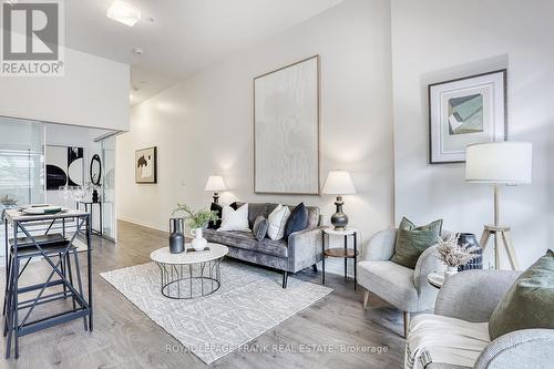 105 - 2301 Danforth Avenue, Toronto (East End-Danforth), ON - Indoor Photo Showing Living Room