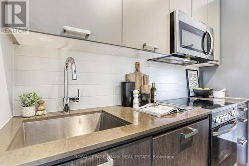 105 - 2301 Danforth Avenue, Toronto (East End-Danforth), ON - Indoor Photo Showing Kitchen