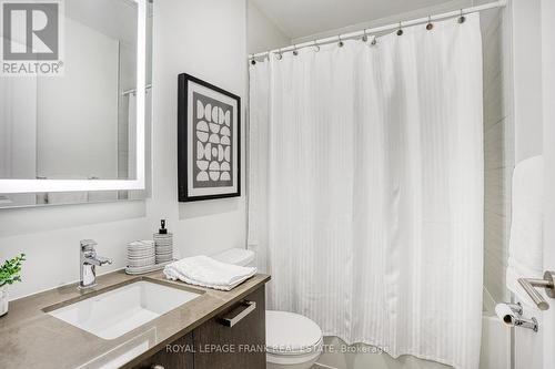 105 - 2301 Danforth Avenue, Toronto (East End-Danforth), ON - Indoor Photo Showing Bathroom