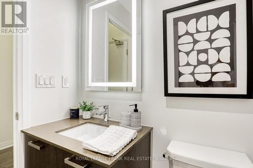 105 - 2301 Danforth Avenue, Toronto (East End-Danforth), ON - Indoor Photo Showing Bathroom