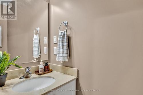 1 - 227 Carnegie Avenue, Peterborough (Northcrest), ON - Indoor Photo Showing Bathroom