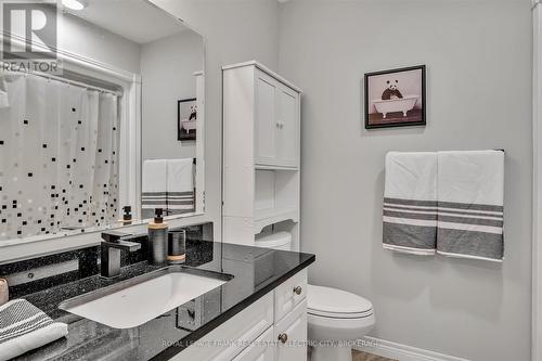 1 - 227 Carnegie Avenue, Peterborough (Northcrest), ON - Indoor Photo Showing Bathroom