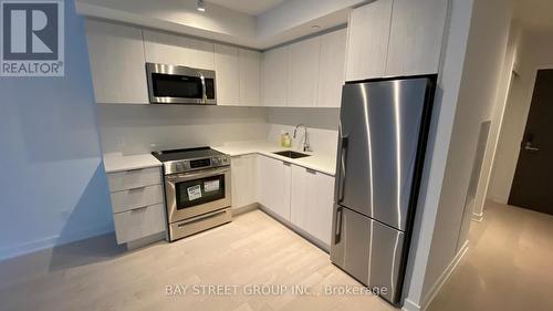 216 - 25 Richmond Street E, Toronto, ON - Indoor Photo Showing Kitchen