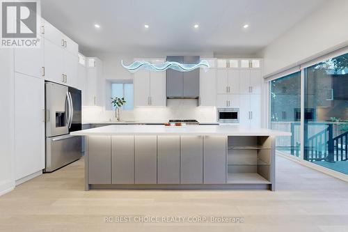 260 Dewhurst Boulevard N, Toronto, ON - Indoor Photo Showing Kitchen With Upgraded Kitchen