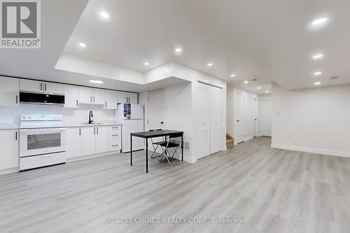 260 Dewhurst Boulevard N, Toronto, ON - Indoor Photo Showing Kitchen