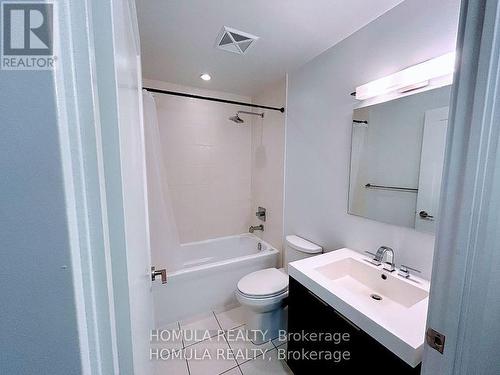 2404 - 318 Richmond Street W, Toronto, ON - Indoor Photo Showing Bathroom