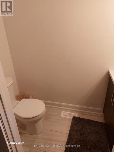 539 Clayton Avenue, Peterborough (Northcrest), ON - Indoor Photo Showing Bathroom