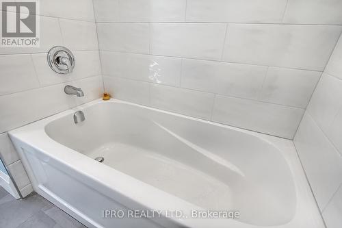 165 Ellesmere Road, Toronto, ON - Indoor Photo Showing Bathroom