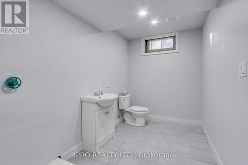 165 Ellesmere Road, Toronto, ON - Indoor Photo Showing Bathroom