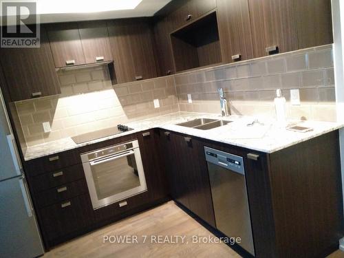 1224 - 275 Village Green Sq, Toronto, ON - Indoor Photo Showing Kitchen With Double Sink With Upgraded Kitchen