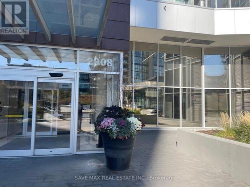 205 - 2908 Highway 7 Road, Vaughan, ON - Outdoor