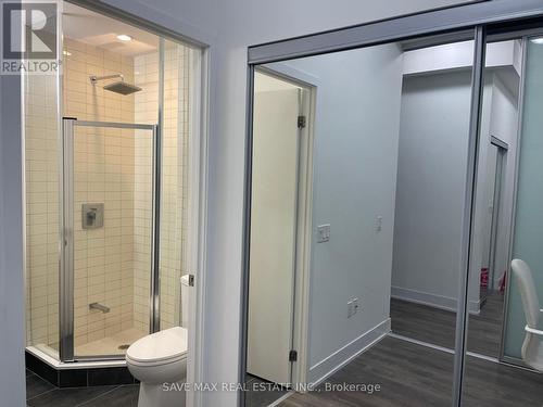 205 - 2908 Highway 7 Road, Vaughan, ON - Indoor Photo Showing Bathroom