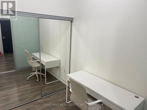 205 - 2908 Highway 7 Road, Vaughan, ON - Indoor