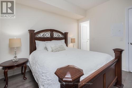 614 - 9255 Jane Street, Vaughan, ON - Indoor Photo Showing Bedroom