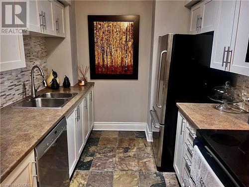 101 - 185 Robinson Street, Oakville, ON - Indoor Photo Showing Kitchen With Double Sink