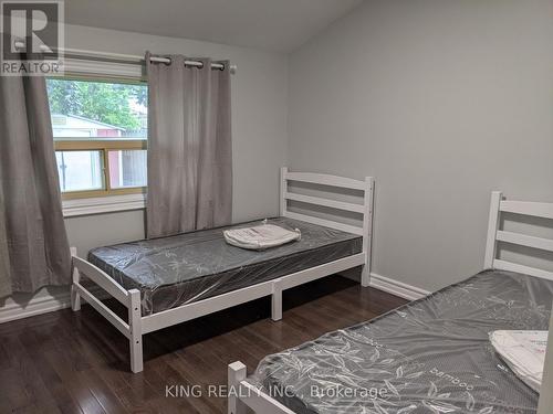 13 Fairfield Avenue, Brampton, ON - Indoor Photo Showing Bedroom