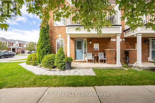 949 Hasselfeldt Heights, Milton, ON - Outdoor With Facade