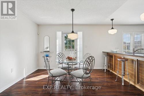 949 Hasselfeldt Heights, Milton, ON - Indoor Photo Showing Dining Room