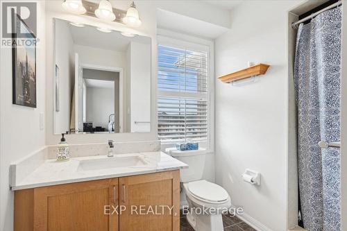 949 Hasselfeldt Heights, Milton, ON - Indoor Photo Showing Bathroom