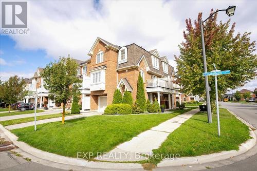 949 Hasselfeldt Heights, Milton, ON - Outdoor With Facade