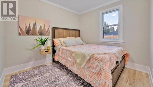 Upper - 5 Sunning Hill Avenue, Hamilton, ON - Indoor Photo Showing Bedroom