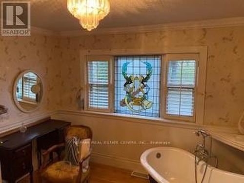 9157 County Road 22, Erin, ON - Indoor Photo Showing Bathroom