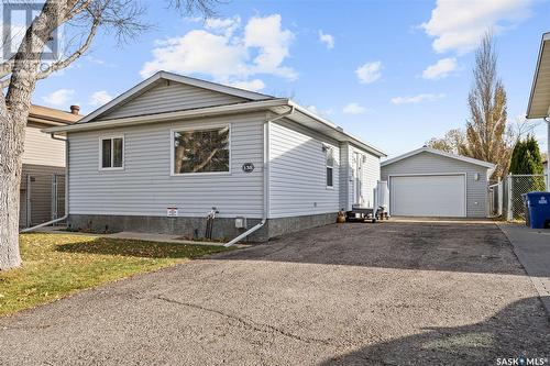 138 Devonshire Crescent, Saskatoon, SK - Outdoor With Exterior