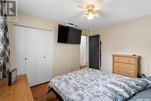 138 Devonshire Crescent, Saskatoon, SK - Indoor Photo Showing Bedroom