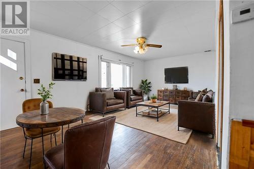 271 Secord Street, Espanola, ON - Indoor Photo Showing Living Room