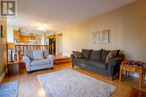 76 Prince Charles Cres, Sault Ste. Marie, ON - Indoor Photo Showing Living Room