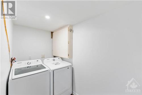 2543 Kaladar Avenue, Ottawa, ON - Indoor Photo Showing Laundry Room