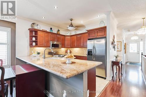 17 Garden Manor Place, Clarington (Newcastle), ON - Indoor Photo Showing Kitchen With Upgraded Kitchen