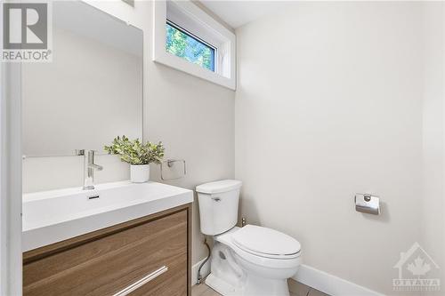 140 Springhurst Avenue Unit#8, Ottawa, ON - Indoor Photo Showing Bathroom