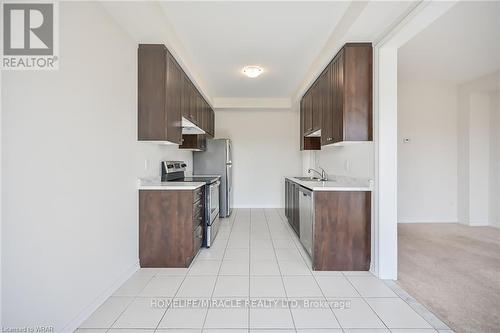 68 Palace Street, Thorold, ON - Indoor Photo Showing Kitchen