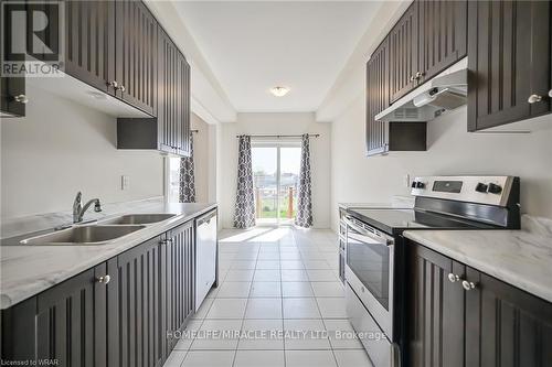 68 Palace Street, Thorold, ON - Indoor Photo Showing Kitchen With Double Sink