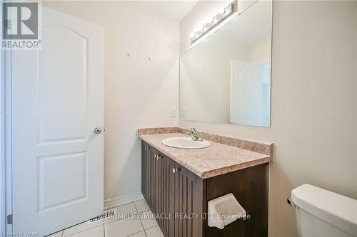 68 Palace Street, Thorold, ON - Indoor Photo Showing Bathroom