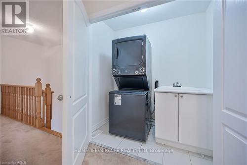 68 Palace Street, Thorold, ON - Indoor Photo Showing Laundry Room