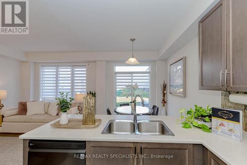 58 Oaktree Drive, Haldimand, ON - Indoor Photo Showing Kitchen With Double Sink