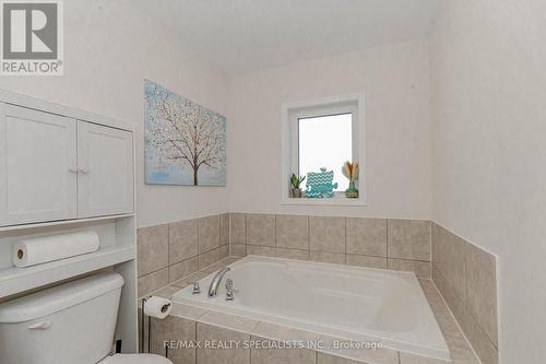 58 Oaktree Drive, Haldimand, ON - Indoor Photo Showing Bathroom