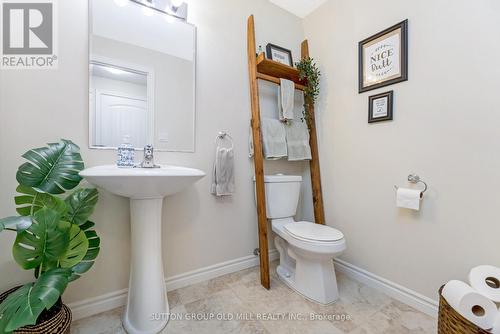 9B - 9 Guthrie Lane, Guelph/Eramosa, ON - Indoor Photo Showing Bathroom