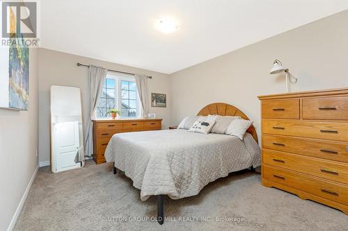 9B - 9 Guthrie Lane, Guelph/Eramosa, ON - Indoor Photo Showing Bedroom